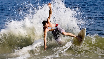 狼队临时主帅，客胜切尔西非常难，但本赛季桑德兰做到了