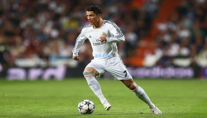 功勋高管挥别伊蒂哈德，曼城赠宾利致敬贝吉里斯坦传奇岁月