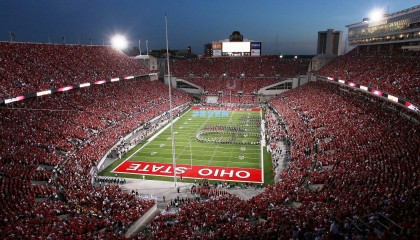 流媒体巨头战略转向，网飞欧冠竞标受挫后，或将目光投向英超转播版图