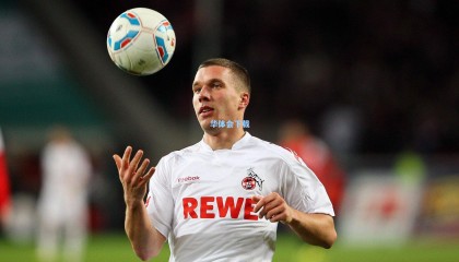 突发状况！魔术主帅莫斯利比赛中途因病紧急离场 能否回归执教本场成最大悬念