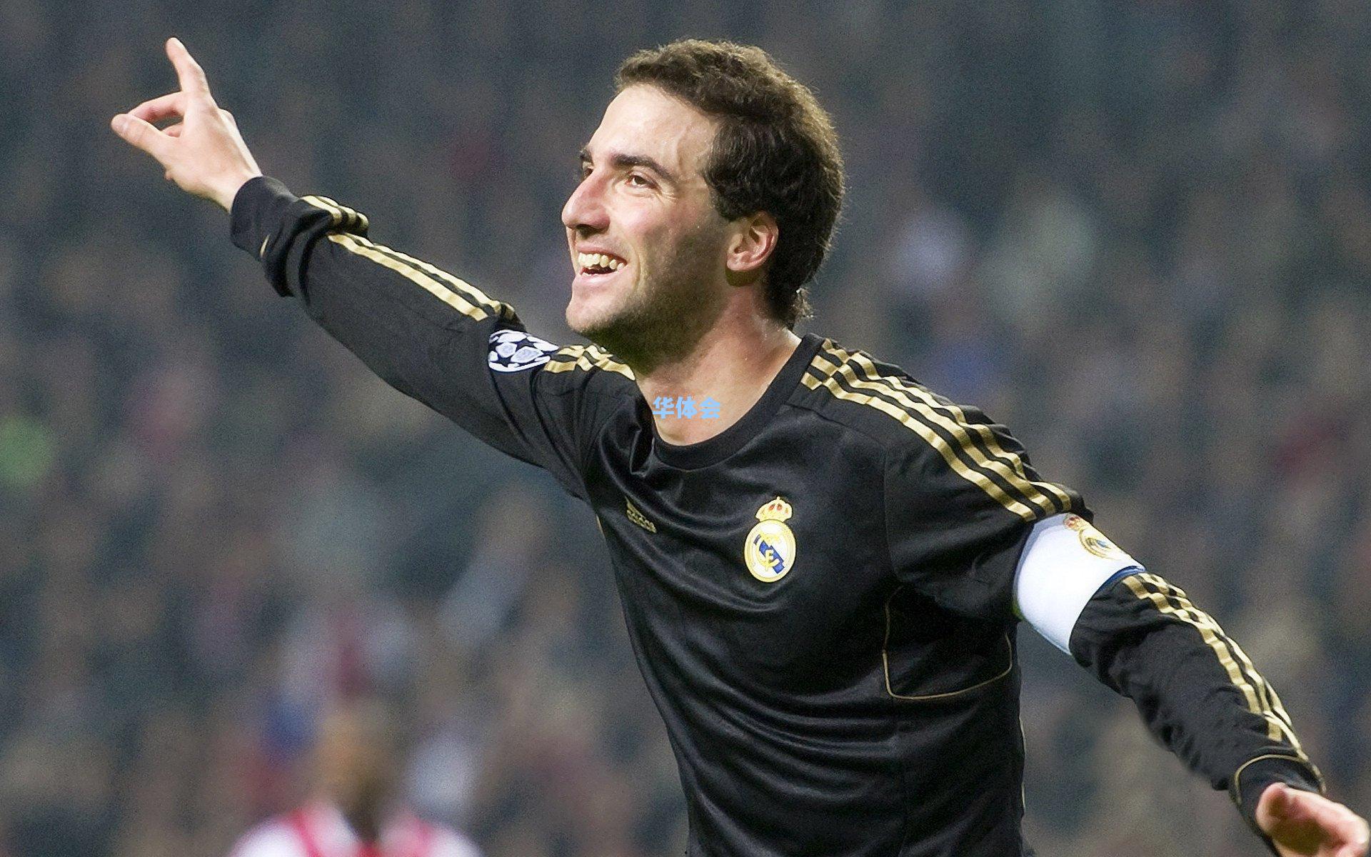 埃迪-豪怒斥争议判罚,沃尔特马德禁区倒地绝对是点球!客场三连平非常奇怪